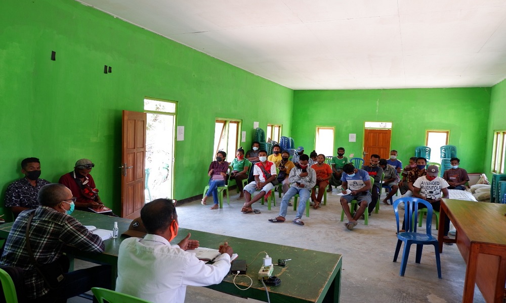 Pertemuan YSI dengan Dinas Kesehatan dan pemerintah desa Keliha sebagai salah satu upaya percepatan vaksinasi Sabu Raijua